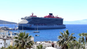 Bodrum Limanı'na Dev Ziyaret Resilient Lady 2.548 Yolcusuyla Geldi!